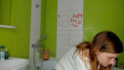 Snapshot of roseblanche2k chatting on February 2025 02:03:02 AM Florin online show from February 2025 02:03:02 AM