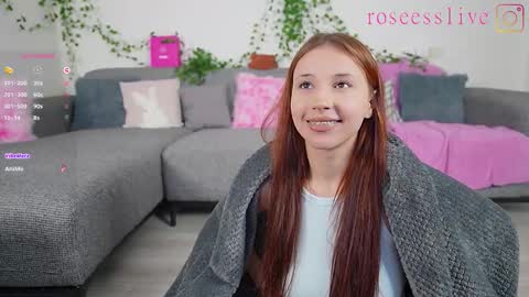 roseess_ online show from September 2025 01:24:01 PM
