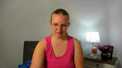 Snapshot of rosehypnotic chatting on April 2026 05:30:01 PM Rose online show from April 2026 05:30:01 PM