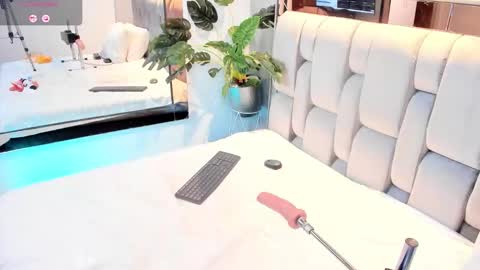 Rose online show from October 2025 05:08:01 AM