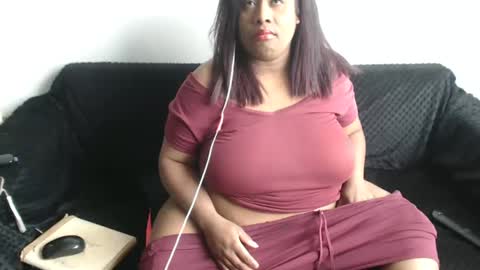 Snapshot of rosexmary chatting on March 2025 08:34:01 PM LAURA online show from March 2025 08:34:01 PM