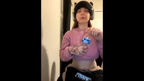 Snapshot of roseyla1 chatting on February 2026 02:59:02 AM roseyla1 online show from February 2026 02:59:02 AM