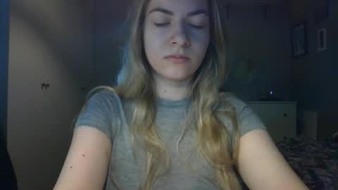 Snapshot of rosie_june chatting on April 2026 06:51:01 AM Rosie online show from April 2026 06:51:01 AM