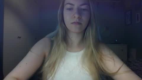 Snapshot of rosie_june chatting on April 2026 06:50:01 AM Rosie online show from April 2026 06:50:01 AM