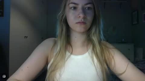 Snapshot of rosie_june chatting on May 2026 06:42:02 AM Rosie online show from May 2026 06:42:02 AM