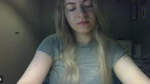Snapshot of rosie_june chatting on May 2026 06:42:02 AM Rosie online show from May 2026 06:42:02 AM