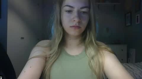 Snapshot of rosie_june chatting on May 2026 06:42:01 AM Rosie online show from May 2026 06:42:01 AM