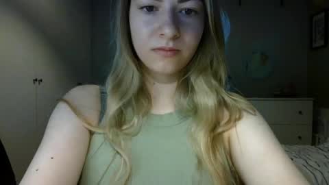 Snapshot of rosie_june chatting on May 2026 06:54:02 AM Rosie online show from May 2026 06:54:02 AM