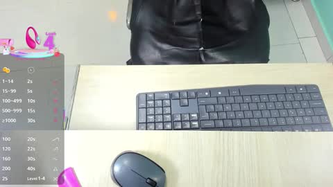 Snapshot of rosie_moss chatting on November 2025 07:23:02 PM ROSSI online show from November 2025 07:23:02 PM