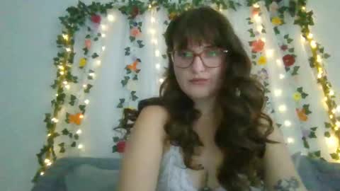 rosie_woods online show from September 2025 06:42:02 PM