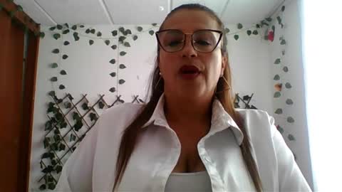 Rossana  online show from October 2025 07:33:01 PM