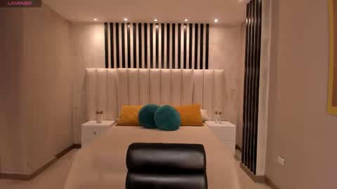 Rossie Rivers online show from December 2025 01:40:02 PM