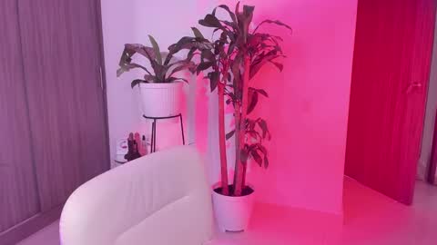 Snapshot of rossth11 chatting on September 2025 07:13:02 PM Im Ross online show from September 2025 07:13:02 PM