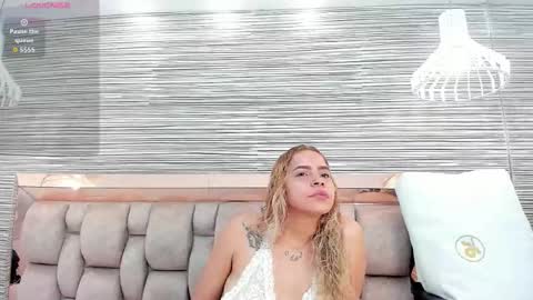 Snapshot of rossy_roose chatting on February 2026 07:01:01 PM Rossy online show from February 2026 07:01:01 PM