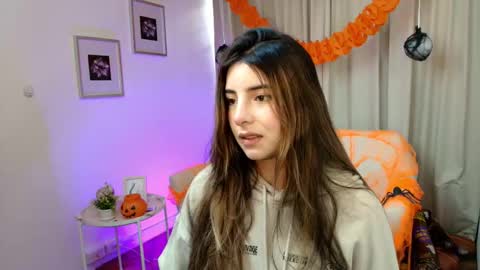 Rousee online show from October 2025 12:27:01 PM