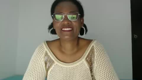 Snapshot of roushlove chatting on October 2025 12:35:01 PM luxa online show from October 2025 12:35:01 PM