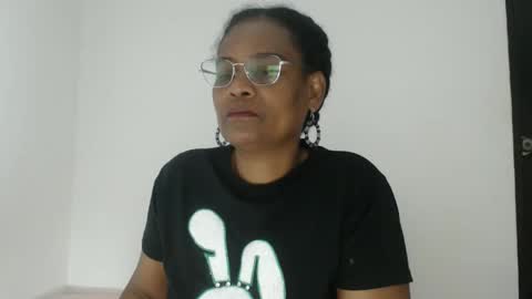 Snapshot of roushlove chatting on October 2025 07:00:01 PM luxa online show from October 2025 07:00:01 PM