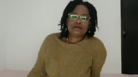 Snapshot of roushlove chatting on October 2025 03:54:01 PM luxa online show from October 2025 03:54:01 PM