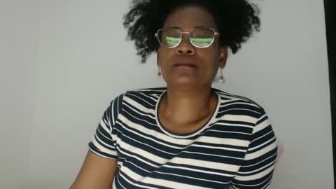 luxa online show from November 2025 12:44:01 AM