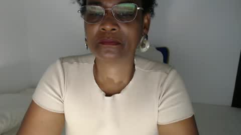 luxa online show from November 2025 12:05:02 PM