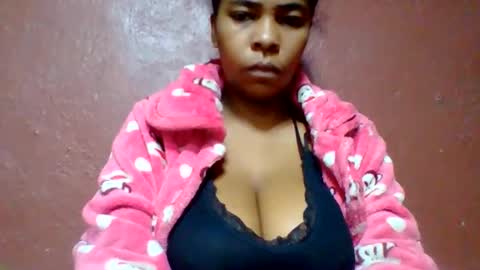 rovaelyah online show from May 2026 02:41:01 AM