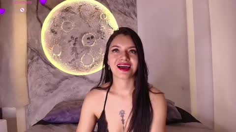 roxanaborns online show from November 2025 03:27:01 PM