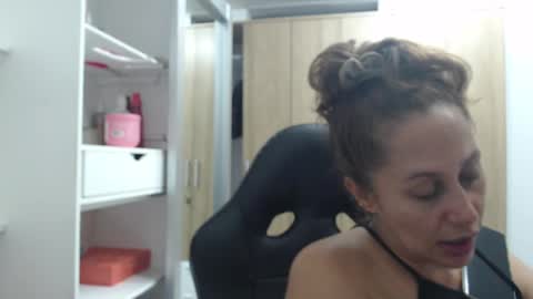 Snapshot of roxanalove7 chatting on February 2025 01:22:01 AM Roxana online show from February 2025 01:22:01 AM