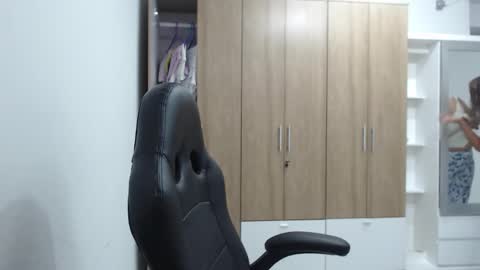 Snapshot of roxanalove7 chatting on November 2025 07:38:01 PM Roxana online show from November 2025 07:38:01 PM