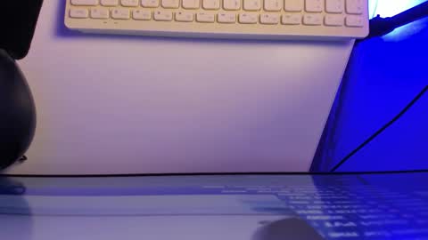 Roxane online show from March 2026 04:51:02 AM