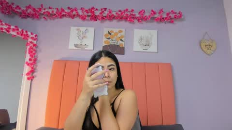 Snapshot of roxanneowens chatting on June 2026 12:07:02 PM Juliana 3 online show from June 2026 12:07:02 PM