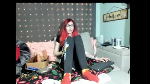 roxihazeleyes online show from February 2025 04:36:01 AM