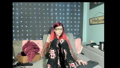 roxihazeleyes online show from February 2025 03:56:02 AM