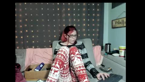 roxihazeleyes online show from February 2025 10:50:01 AM