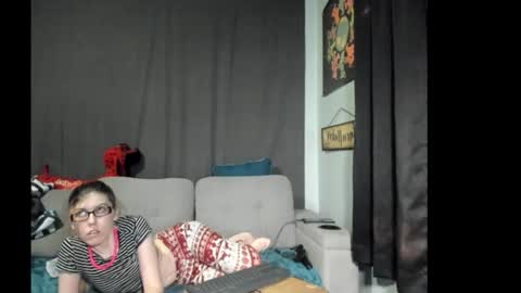 roxihazeleyes online show from November 2025 10:43:02 PM