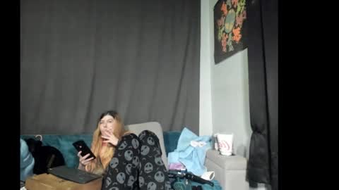 roxihazeleyes online show from December 2025 06:44:01 AM