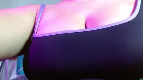 roxiie online show from November 2025 11:46:02 AM