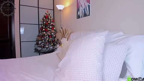 Snapshot of roxxana227 chatting on December 2024 05:44:01 PM Rox online show from December 2024 05:44:01 PM