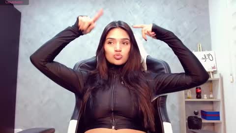 Snapshot of roxxi_2110 chatting on November 2025 03:31:02 AM roxxi_2110 online show from November 2025 03:31:02 AM