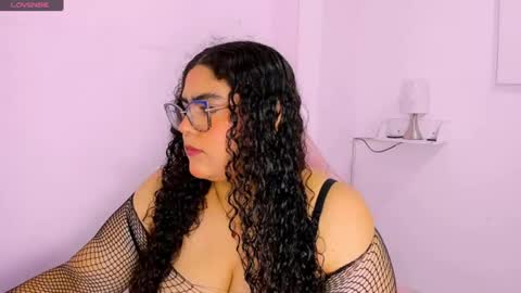 Snapshot of roxxxana_blake chatting on May 2026 03:23:01 AM Roxana online show from May 2026 03:23:01 AM