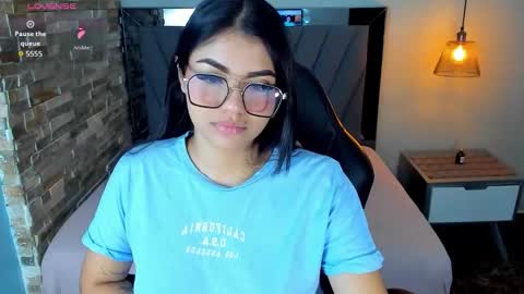 Snapshot of roxxybloom chatting on November 2025 12:49:02 PM roxxybloom online show from November 2025 12:49:02 PM