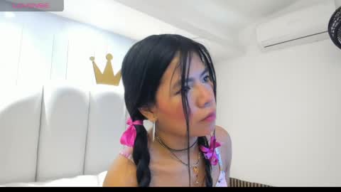 Snapshot of roxy_flame_ chatting on May 2026 11:27:01 AM Roxy online show from May 2026 11:27:01 AM