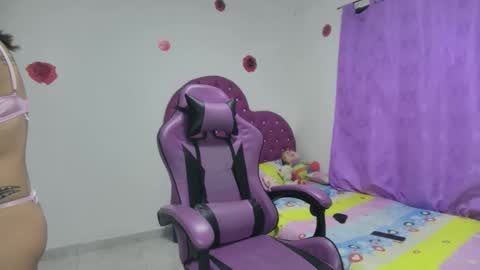 Roxy online show from December 2025 03:34:01 AM