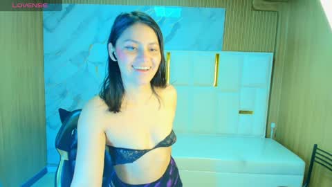 Snapshot of roxy_luxe_tf chatting on April 2026 01:31:02 PM Roxy online show from April 2026 01:31:02 PM