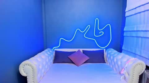 Roxy online show from October 2025 01:39:02 AM