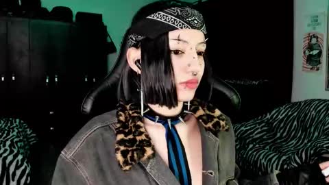 Roxy Independient model Help me to reach 50 thumbs up online show from December 2025 01:34:01 AM