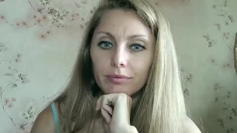 Snapshot of roxyfox18x01 chatting on October 2025 09:55:01 AM roxyfox18x01 online show from October 2025 09:55:01 AM