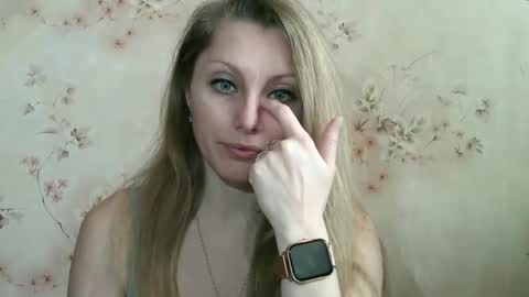 Snapshot of roxyfox18x01 chatting on January 2026 10:08:02 AM roxyfox18x01 online show from January 2026 10:08:02 AM