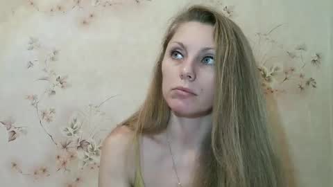 Snapshot of roxyfox18x01 chatting on February 2026 10:40:02 AM roxyfox18x01 online show from February 2026 10:40:02 AM