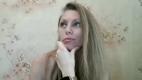 Snapshot of roxyfox18x01 chatting on February 2026 07:58:02 AM roxyfox18x01 online show from February 2026 07:58:02 AM