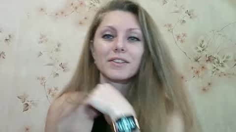 Snapshot of roxyfox18x01 chatting on February 2026 10:00:01 AM roxyfox18x01 online show from February 2026 10:00:01 AM